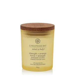Chesapeake Bay Strength + Energy Pineapple Coconut scented candle 96 g