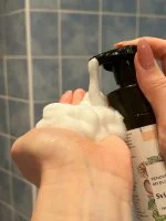 Kvitok Liquid Foaming Soap Fresh Citrus (150 ml) - with a Beautiful Fresh Scent