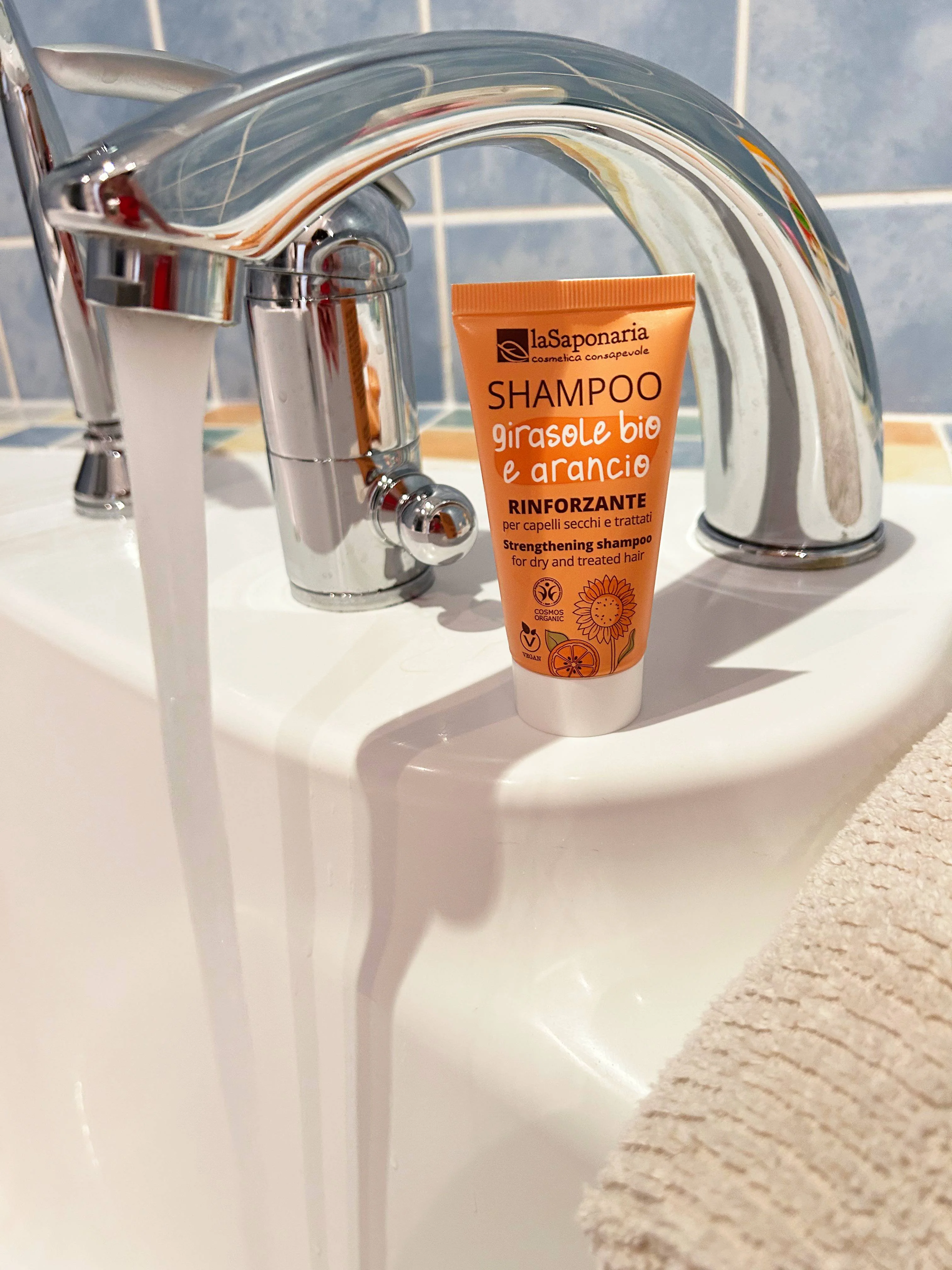 laSaponaria Organic Shampoo with Sunflower and Sweet Orange 30 ml