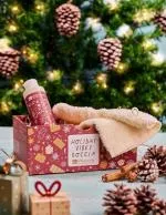 laSaponaria Holiday Vibes gift pack - shower gel and exfoliating gloves