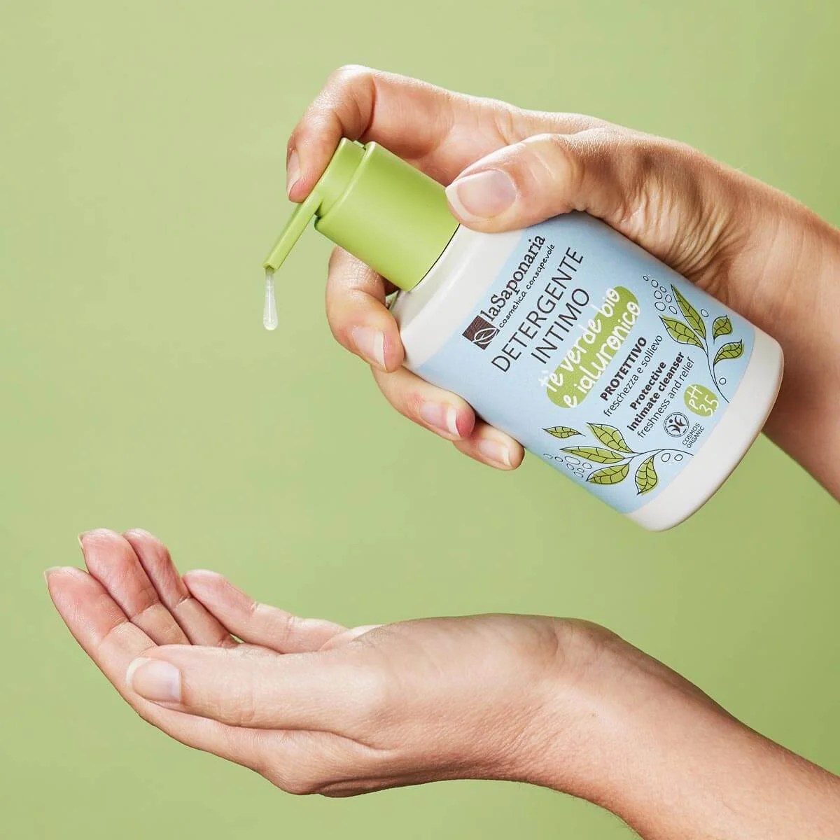 laSaponaria Protective Intimate Cleansing Gel with Organic Green Tea (250 ml) - suitable after childbirth and during menstruation