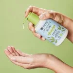 laSaponaria Protective Intimate Cleansing Gel with Organic Green Tea (250 ml) - suitable after childbirth and during menstruation