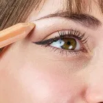 laSaponaria Organic Eye & Face Highlighter Pencil with Jojoba – Champagne Gold (1.1 g) – Adds Radiance and a Subtle Shimmer