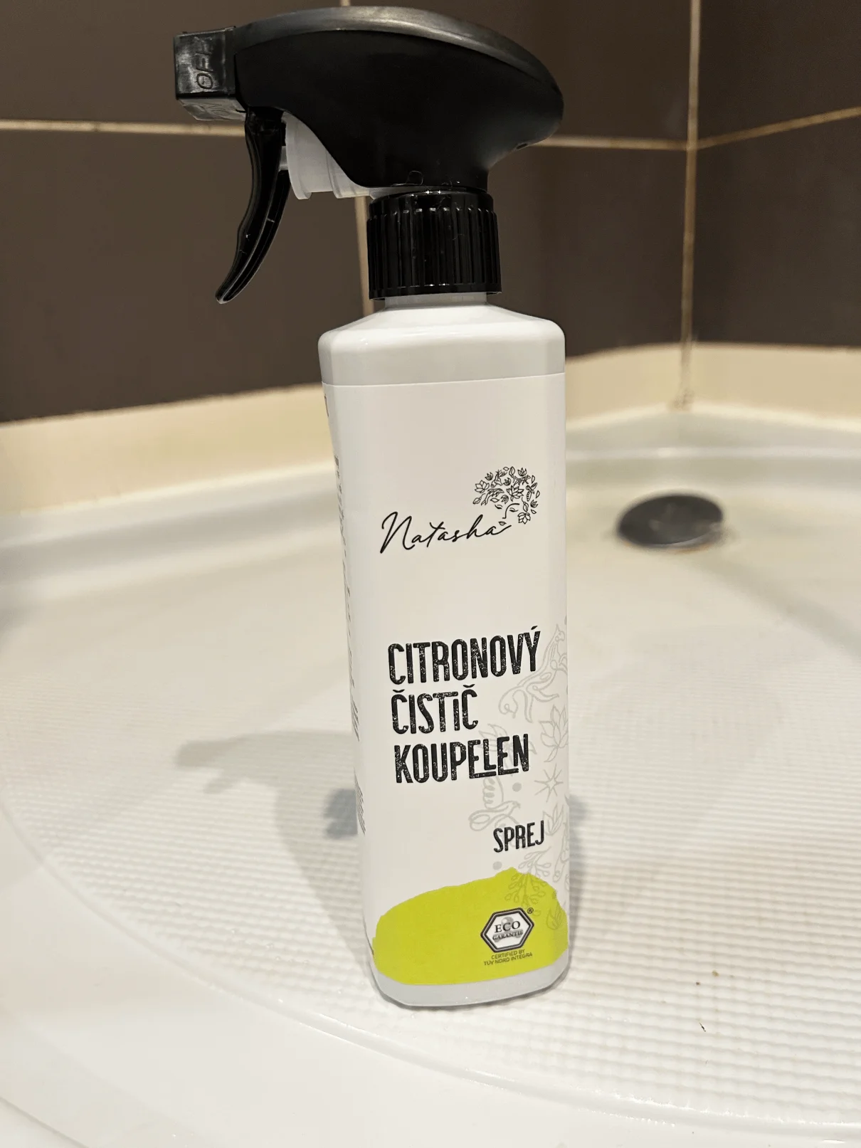 Natasha Lemon Bathroom Cleaner Spray (500 ml) - suitable for homes with hard water