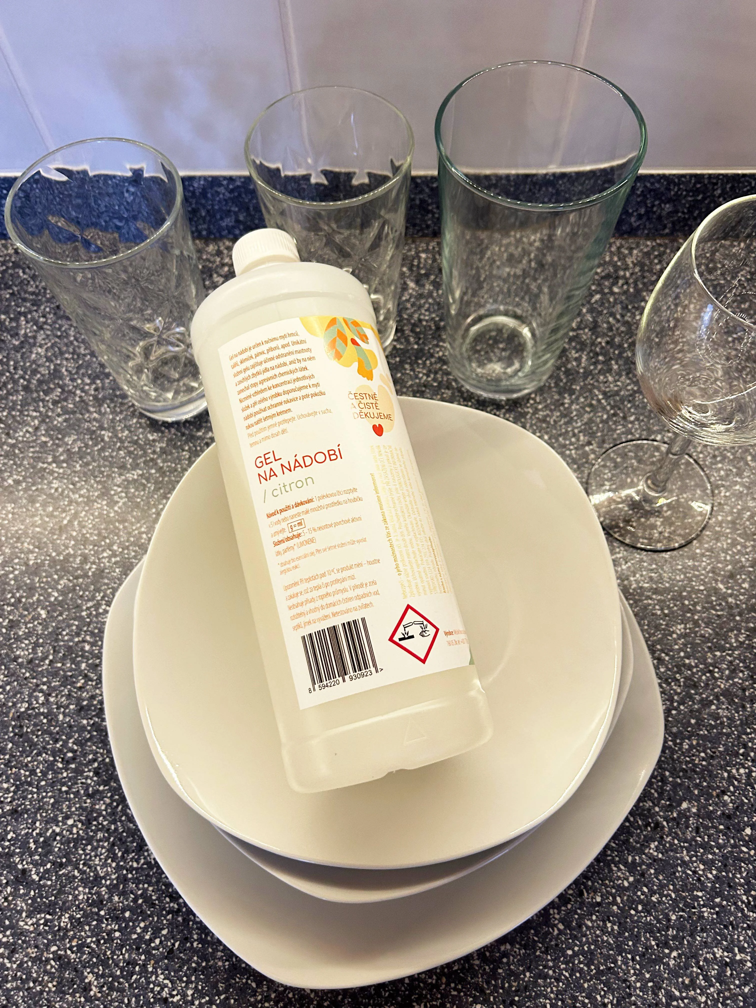 Natuty Dishwashing gel with lemon scent (1 l)