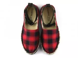 Perky Red Scotch Platform