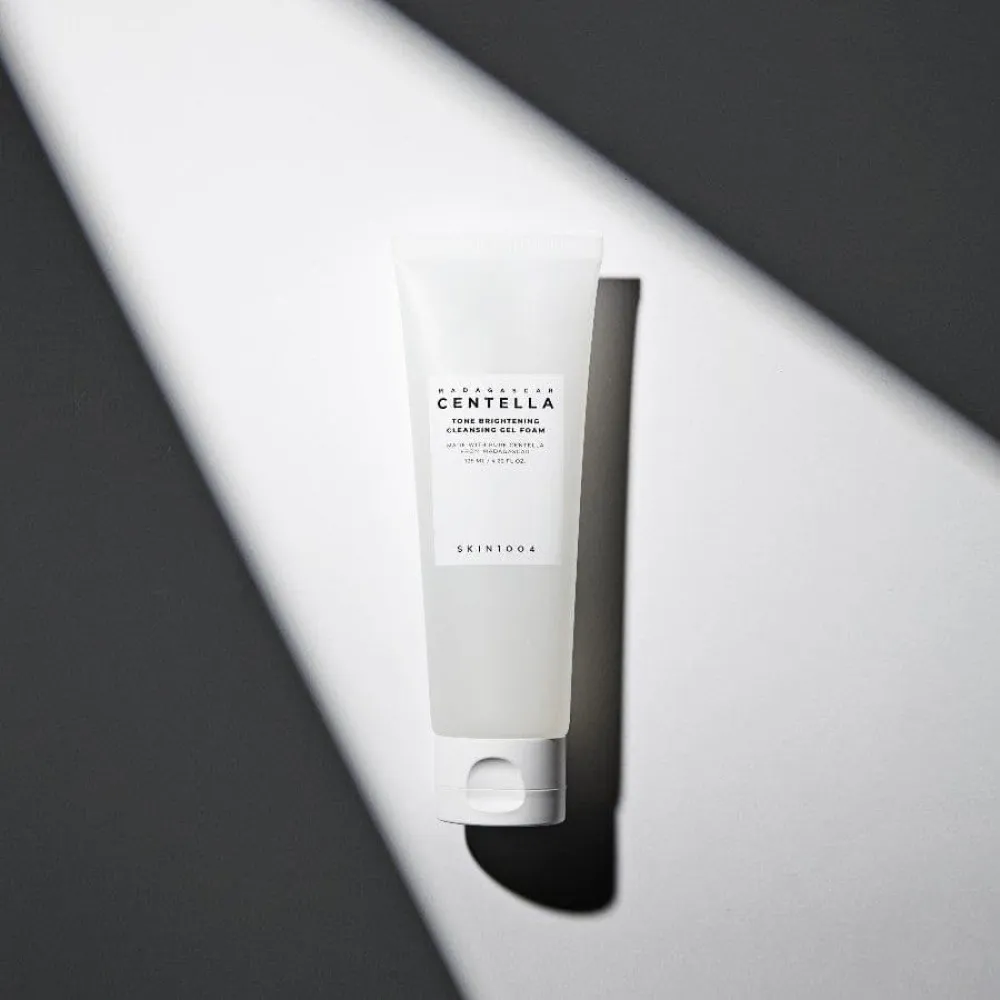 Madagascar Centella Tone Brightening Cleansing Gel Foam foaming cleansing gel for brightening and hydration 125 ml