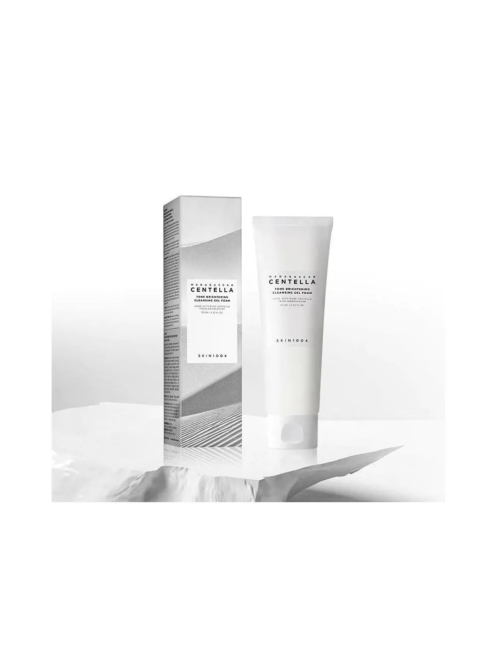 Madagascar Centella Tone Brightening Cleansing Gel Foam foaming cleansing gel for brightening and hydration 125 ml
