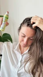 SO’BiO étic Cleansing Dry Shampoo Spray with Organic Yuzu (100 ml) - leaves hair fresh and smooth