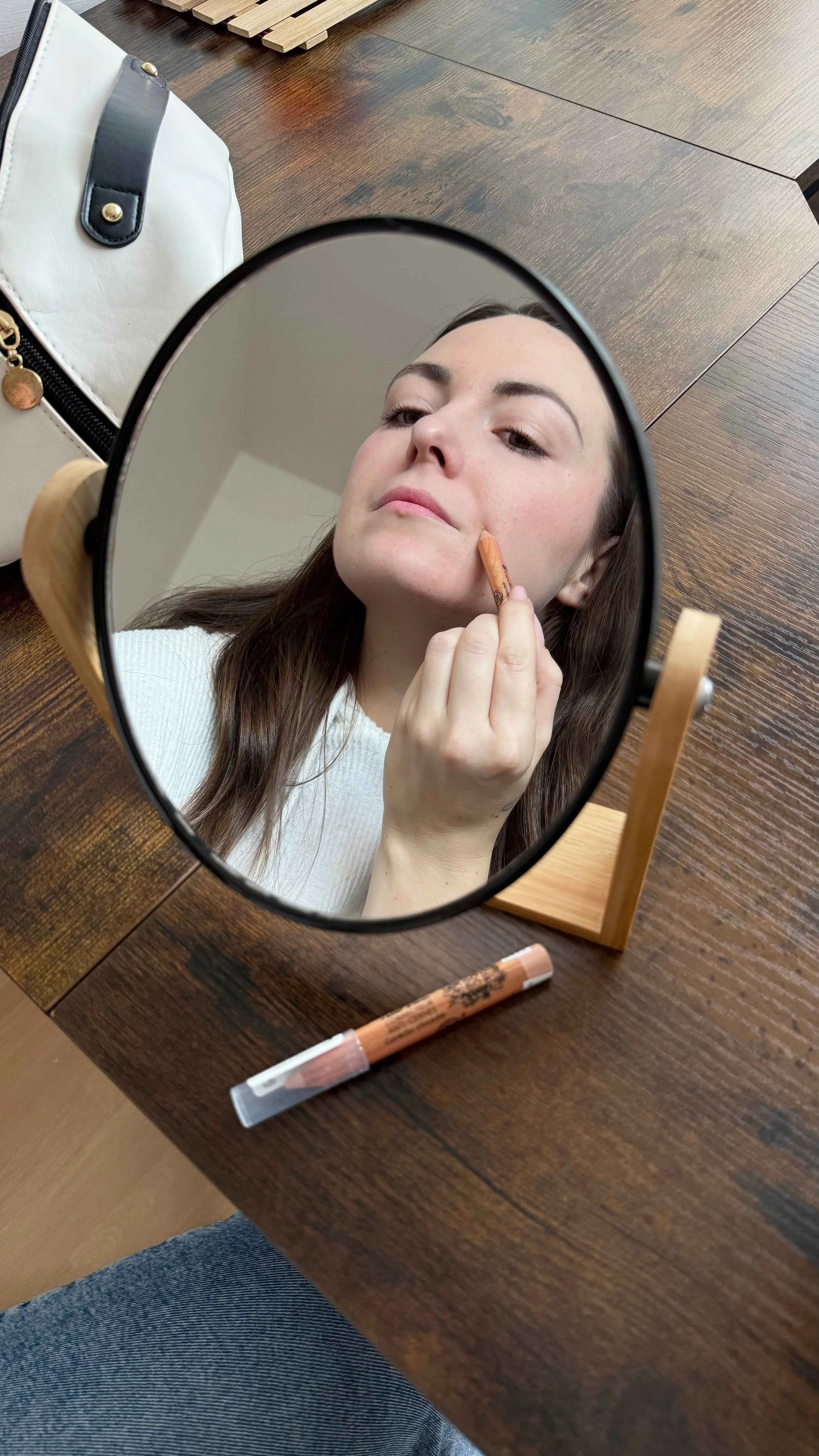 SO’BiO étic Organic Concealer (4 g) 25 BEIGE DORÉ — Golden Beige - conceals skin imperfections