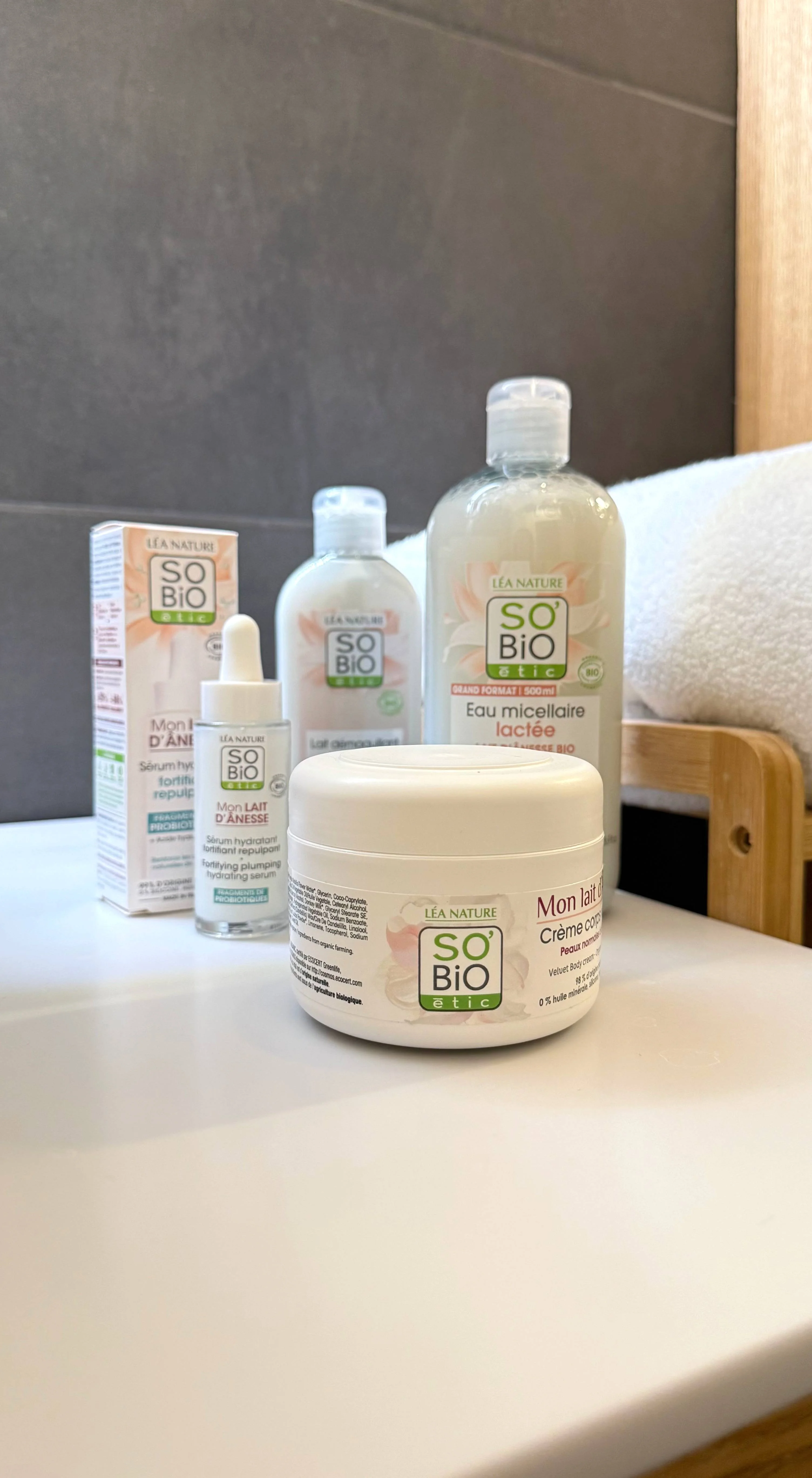 SO’BiO étic Nourishing Body Cream with Organic Donkey Milk (200 ml) - also for sensitive skin