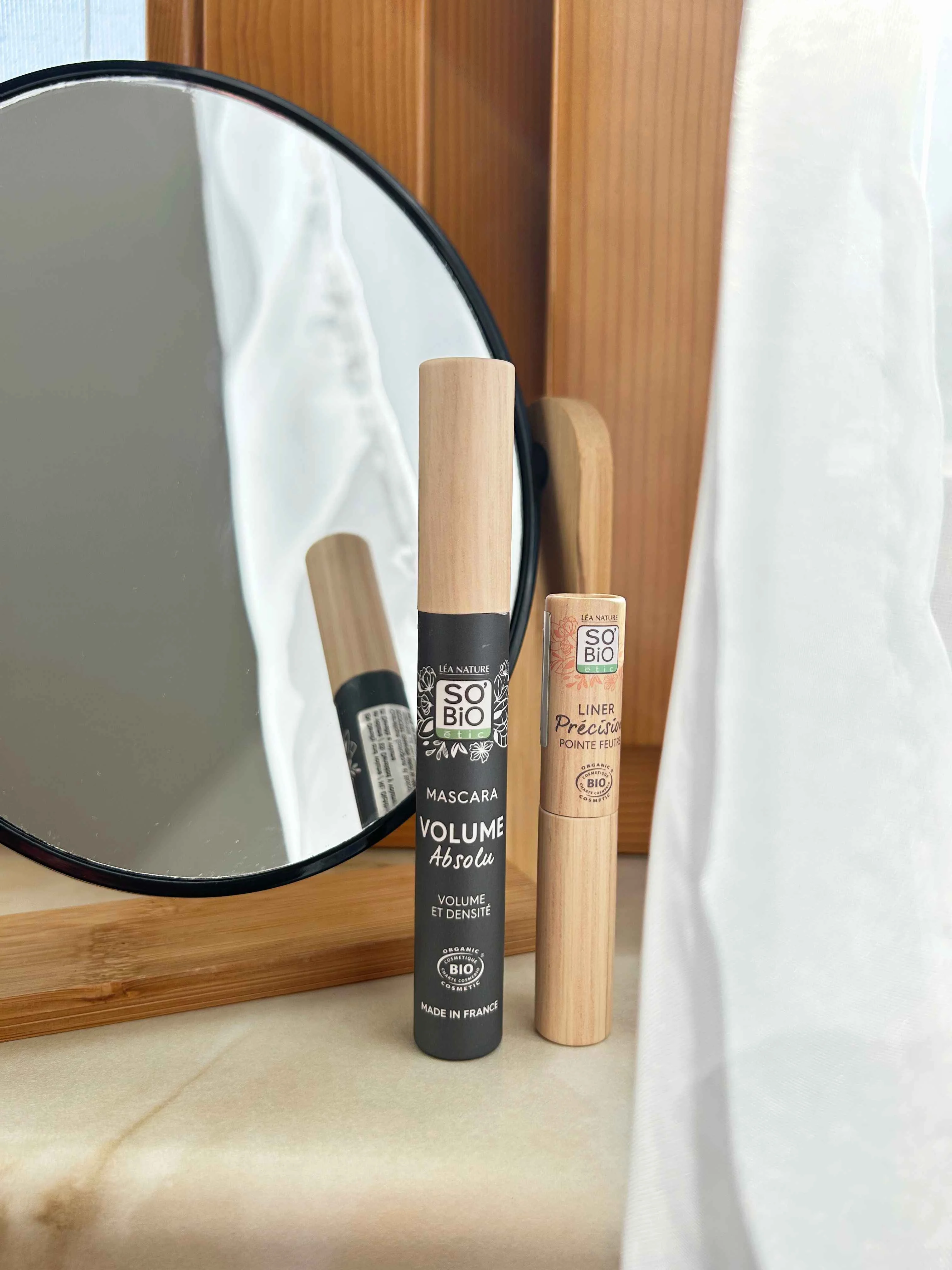 SO’BiO étic Organic Liquid Eyeliner - 01 Black (3 ml) - highlights your eyes