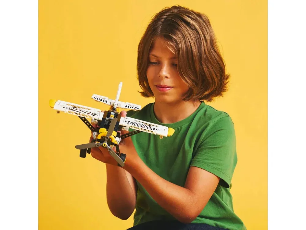 Technic 42198 Airplane for Remote Areas