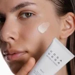 Uoga Uoga Gentle Facial Exfoliator with Quince Extract Swirl (40 ml) - also suitable for sensitive skin