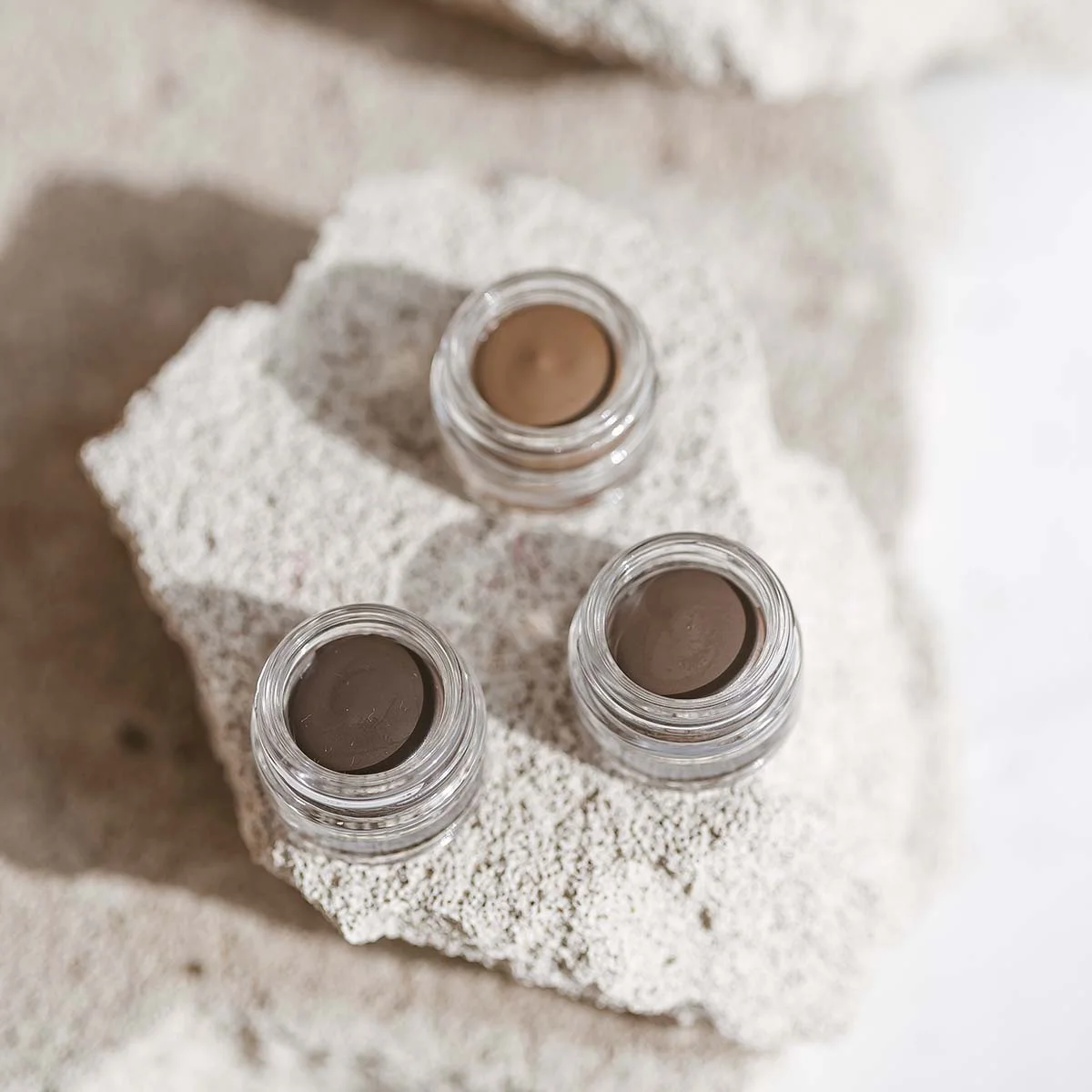 Uoga Uoga Creamy Eyebrow Pomade (2.5 ml) 792 Forest Path - Dark Brown - 3 shades for fuller-looking brows
