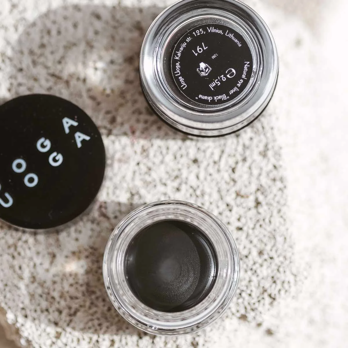 Uoga Uoga Cream eyeliner (2.5 ml) - Black Drama - Black - for day and evening makeup