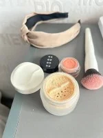 Uoga Uoga Mattifying setting powder (5 g) - Happy Ending - ideal for oily skin