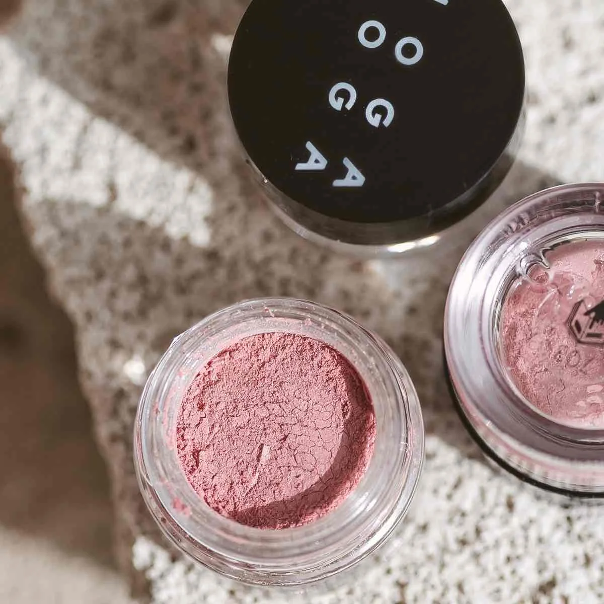 Uoga Uoga Loose mineral eyeshadow with amber (1 g) 704 Cute - 10 shades