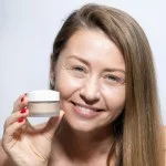 Uoga Uoga Mineral powder foundation with amber (10 g) 636 Strawberry and Snow - light, natural, SPF 15