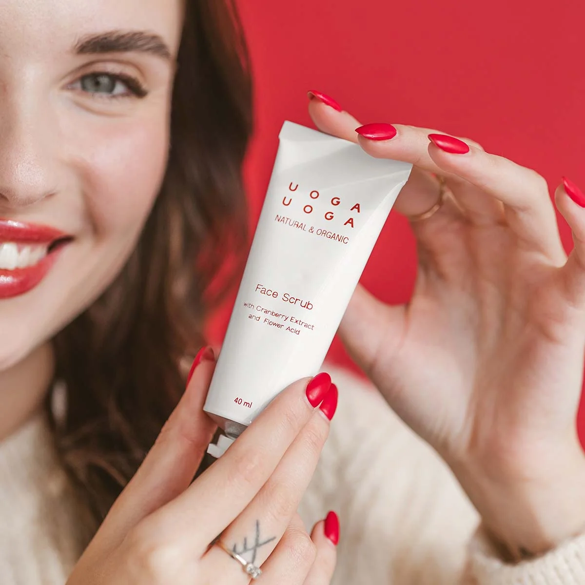 Uoga Uoga Regenerating Facial Exfoliator with Cranberries (40 ml) - for Smoother, More Radiant Skin