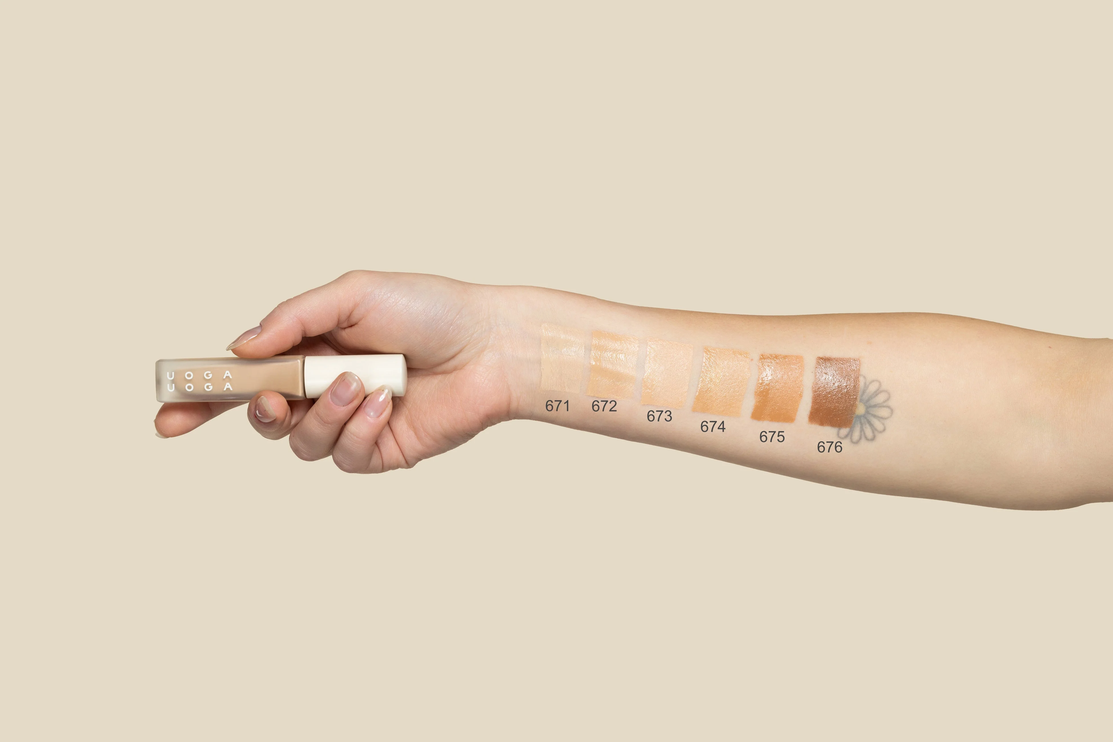 Uoga Uoga Liquid Concealer (5 ml) Invisible Hero No. 2 - 672 Light Warm - the invisible hero for skin imperfections