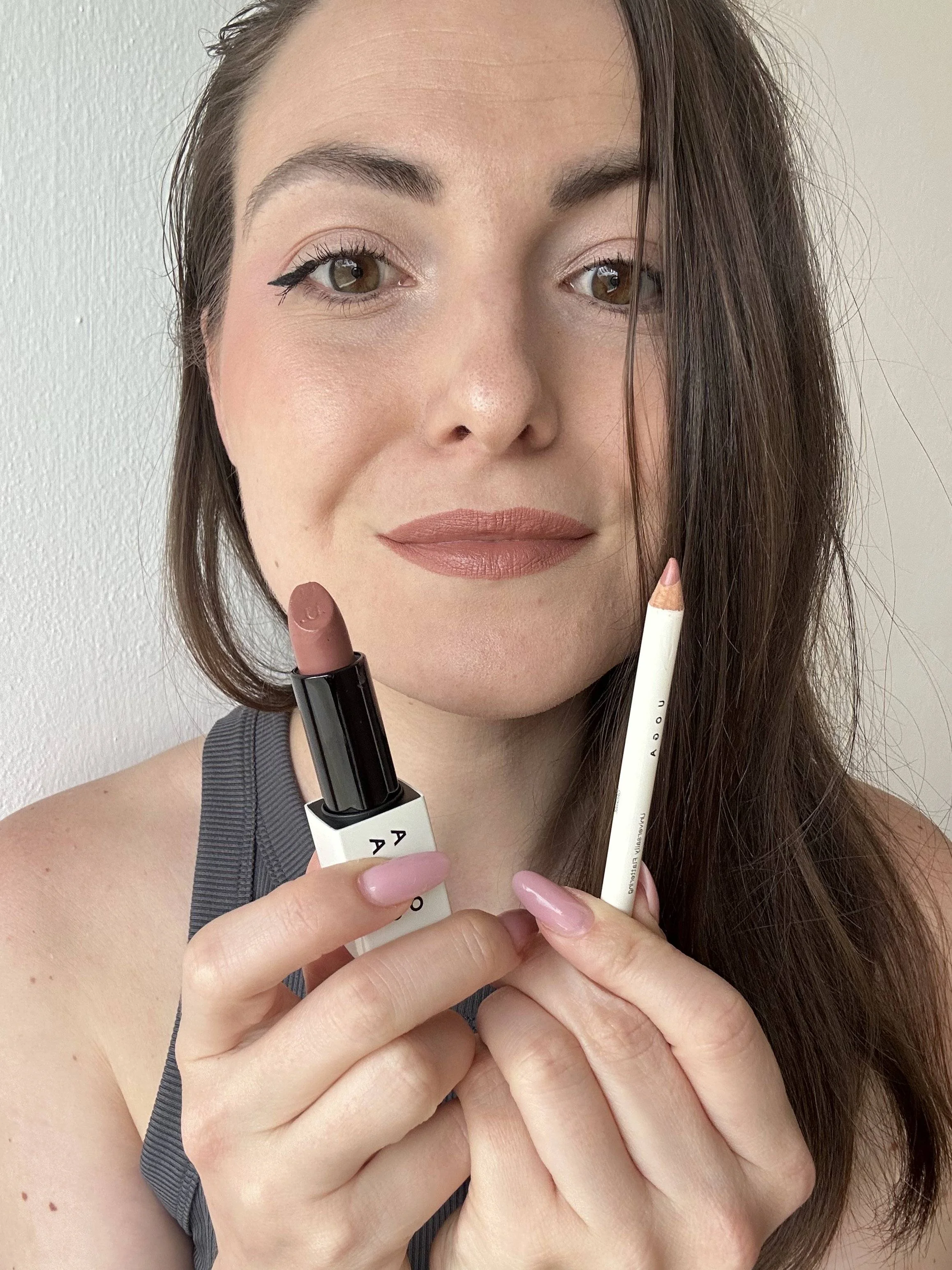 Uoga Uoga Nourishing Lipstick (4 g) 614 Candyberry - 6 mineral-based shades
