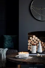 Magnolia Birch scented candle with a wooden wick 453.6 g 453,6 g