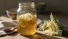 Fragrant elderflower syrup without cooking thanks to cold maceration