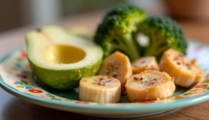 What does the practical application of the BLW method in the family entail?