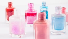 Beauty without chemicals with natural nail polish