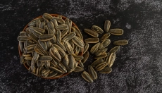 Improve your health by consuming sunflower seeds