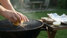 Clean the grill after use easily and without scrubbing