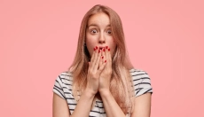 What can cause itching and burning of the lips?